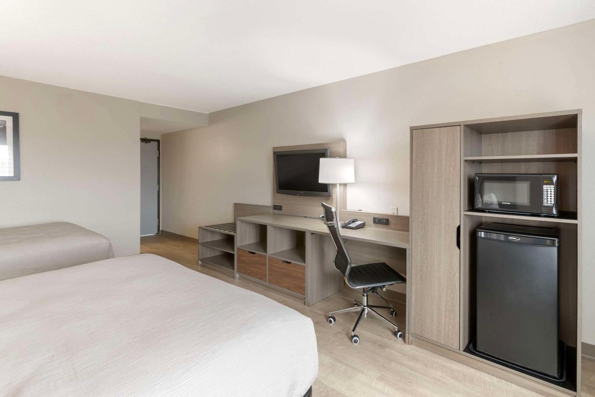 Quality Inn Newton At I-80 Esterno foto