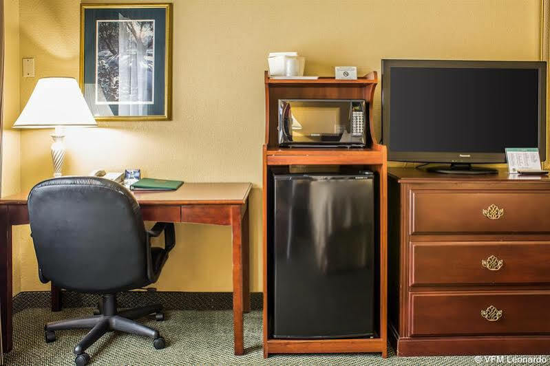 Quality Inn Newton At I-80 Esterno foto